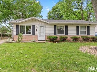 1617 Fairmont Dr, Springfield, IL 62702