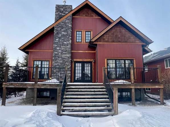 107 E Poplar Ave, Trochu, AB T0M 2C0