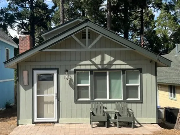 23376 Crestline Rd, Crestline, CA 92325