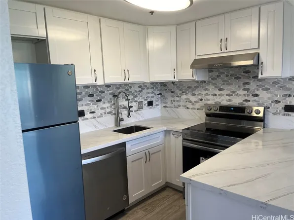 5333 Likini St APT 1101, Honolulu, HI 96818