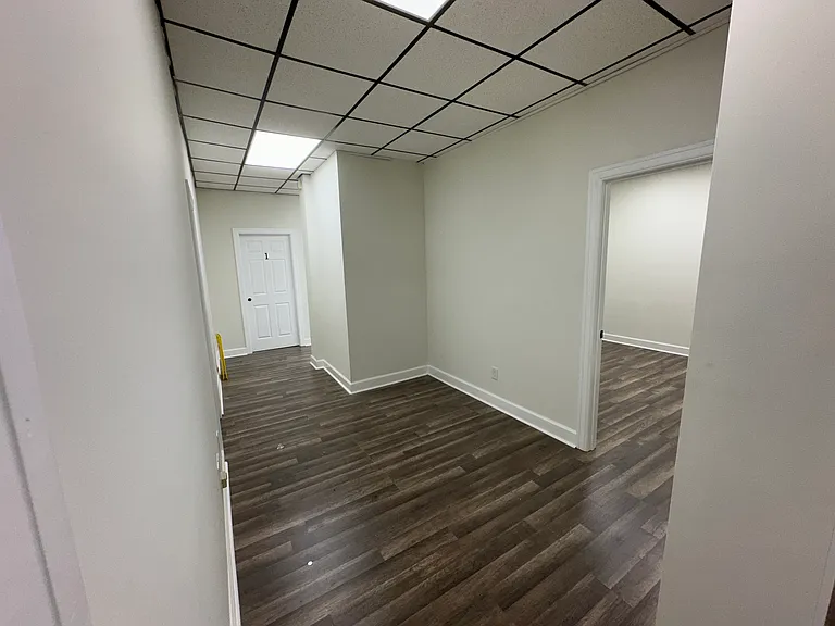 4111 Wall St #B — Photo 10