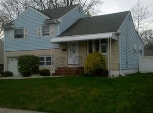 6 Wilshire Rd, Edison, NJ 08817