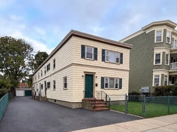 42 Florida St, Dorchester Center, MA 02124