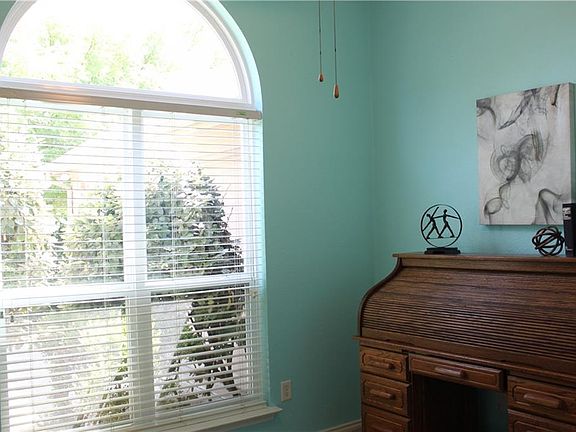 5th image of 4708 Mallard Ln