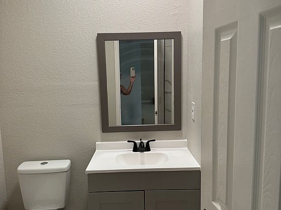 4th image of 1707 Peach Ave