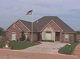 108 Stone Crk, Midwest City, OK 73130