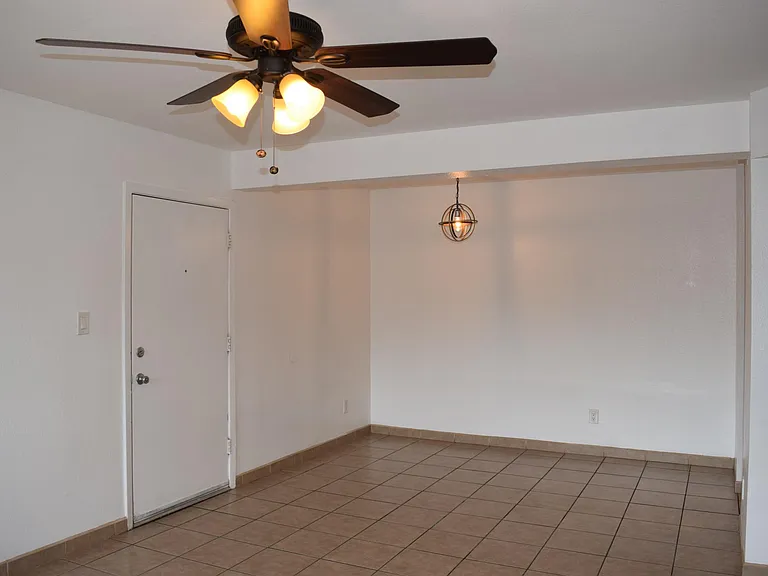 1130 E Butler Dr #B2 — Photo 3