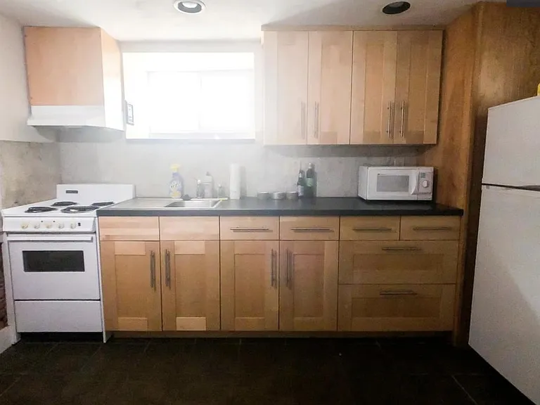 318 Butler Ave — Photo 3
