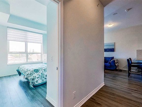 4th image of 11611 Yonge St #501