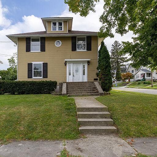 1st image of 223 E Washington Ave