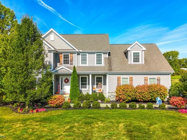 9780 Horseshoe Dr, Chagrin Falls, OH 44023