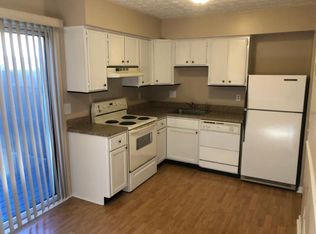 121 Peppertree Ln UNIT 121, Painesville, OH 44077