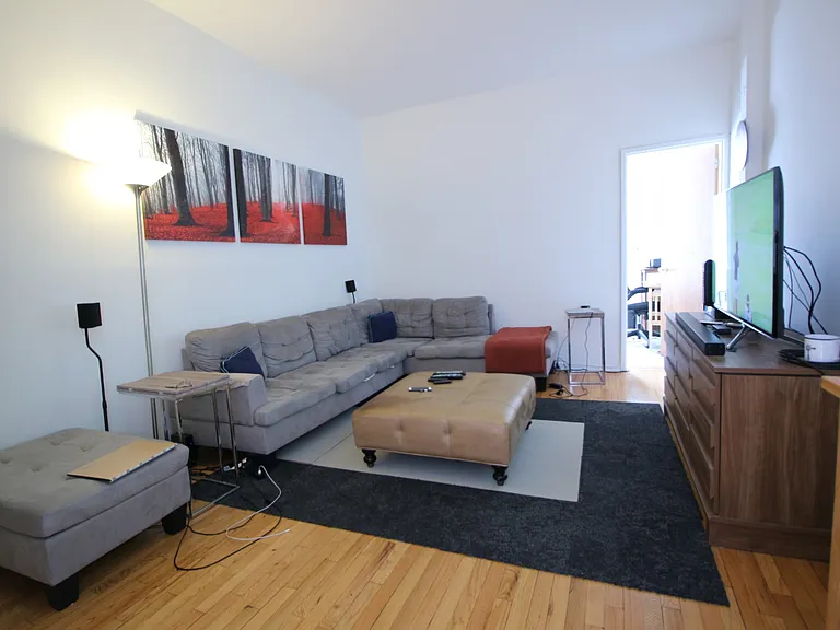 319 E 53rd St #6B — Photo 2