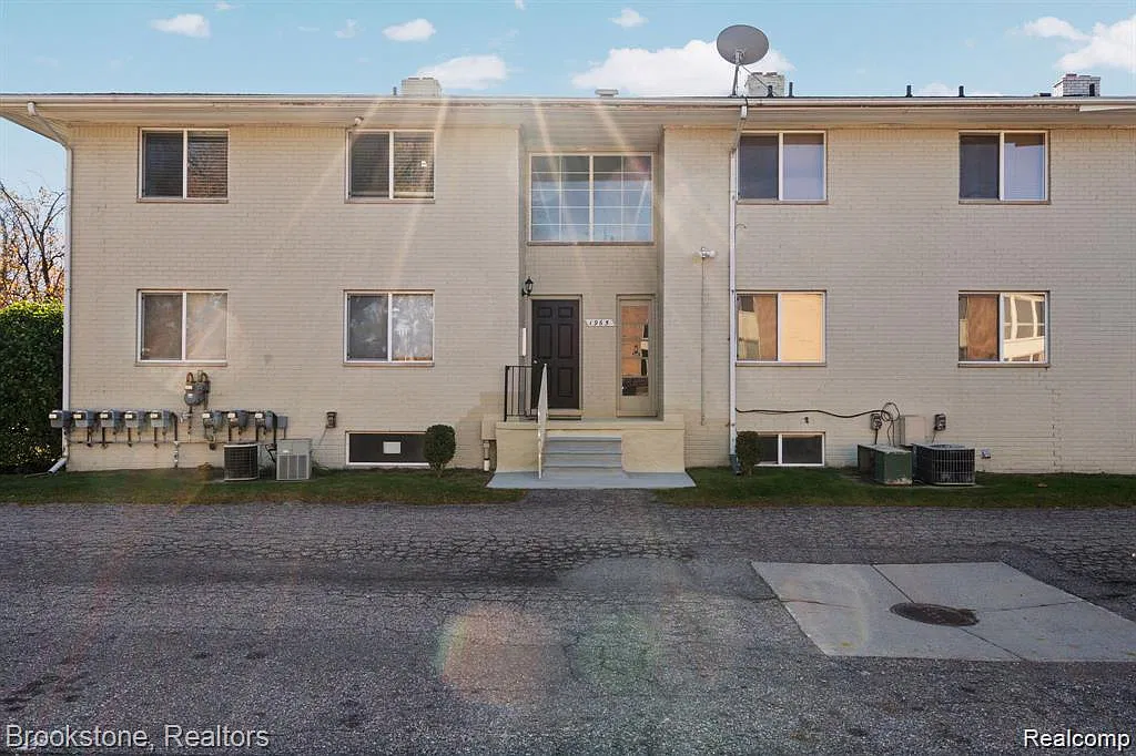 2 bed, 2.0 bath, 1034 sqft, $1,650 — Photo 4