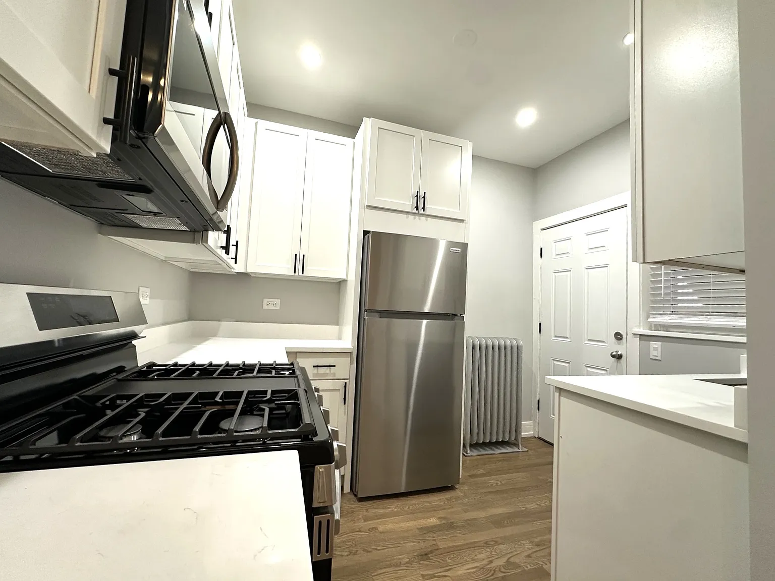 1 bed, 850 sqft, $2,350 — Photo 4