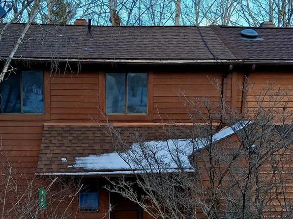 128 Meadow View Ct, Bushkill, PA 18324