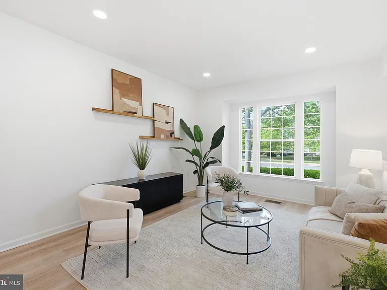 4067 Fountainside Ln — Photo 9