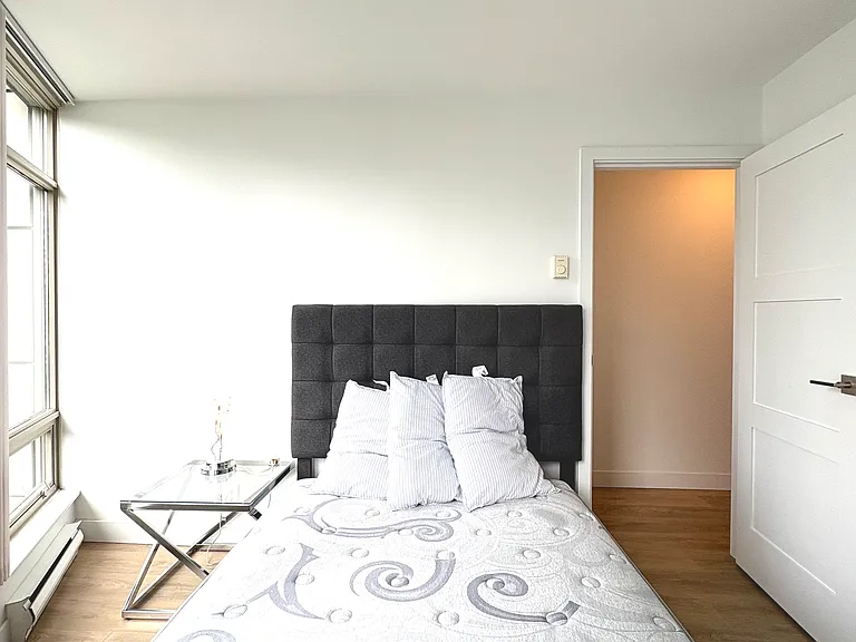 1288 Alberni St #403 — Photo 14