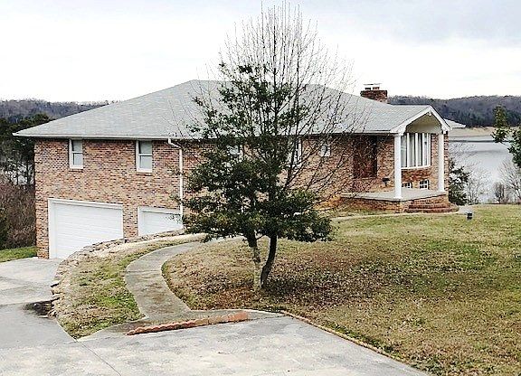 3rd image of 2112 White Oak Trl