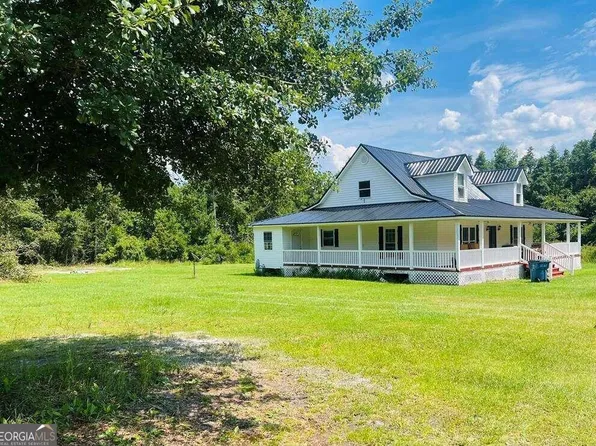 1632 Apple Dr, Waycross, GA 31503