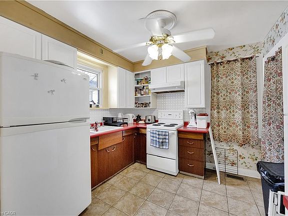 5th image of 21 Hardy Ave