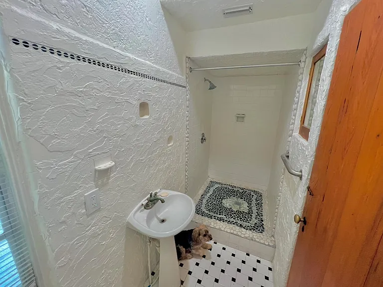 302 Fordham Dr — Photo 14