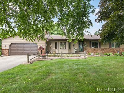 327 11 Mile Rd NW, Sparta, MI, 49345
