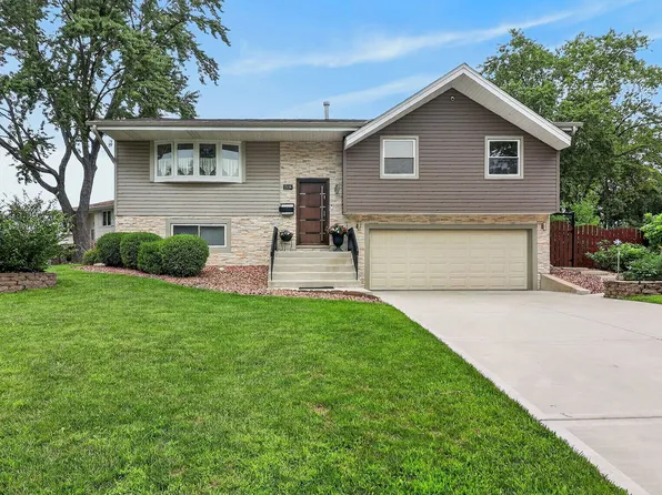 1514 Princeton Ln, Schaumburg, IL 60193