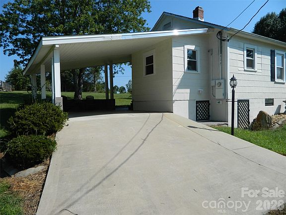 3rd image of 4441 Hickory Nut Ridge Rd