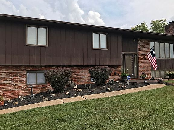 2nd image of 702 N Sherbrooke Cir