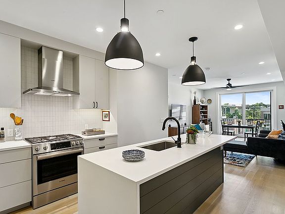 2nd image of 366 6th St #501