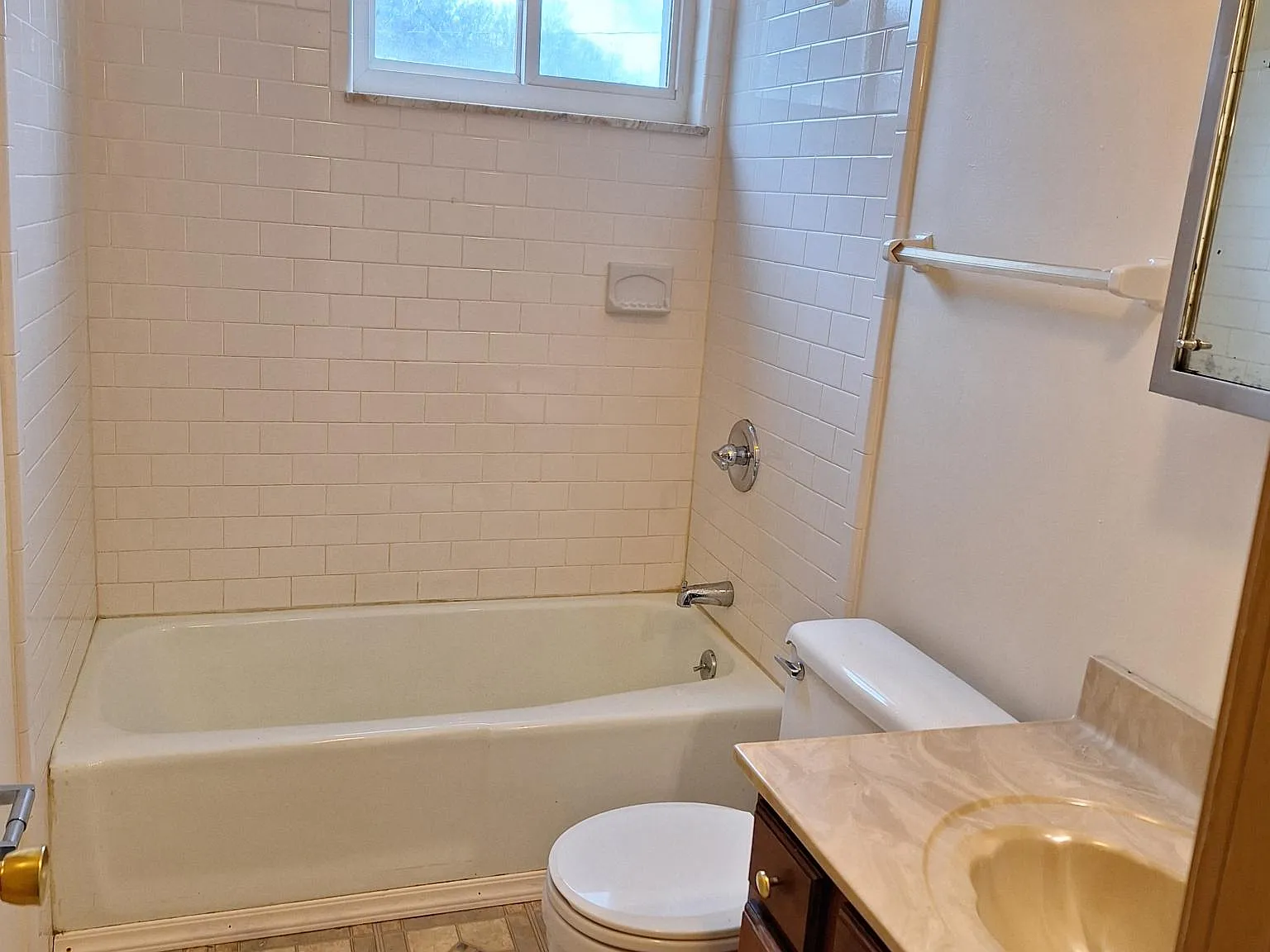 2 bed, $975 — Photo 1