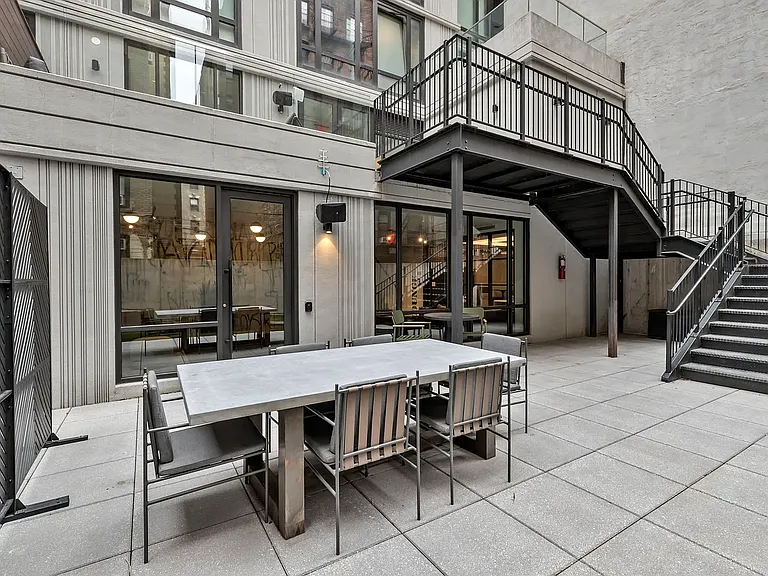 415 W 120th St #PENTHOUSE — Photo 19