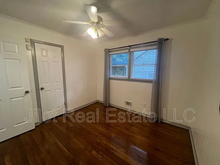 2485 Jefferson Ter — Photo 5