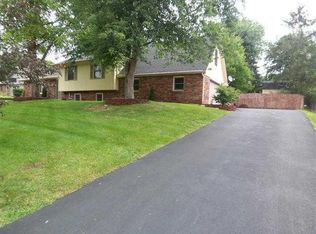 4665 Riverside Dr, Columbus, IN 47203