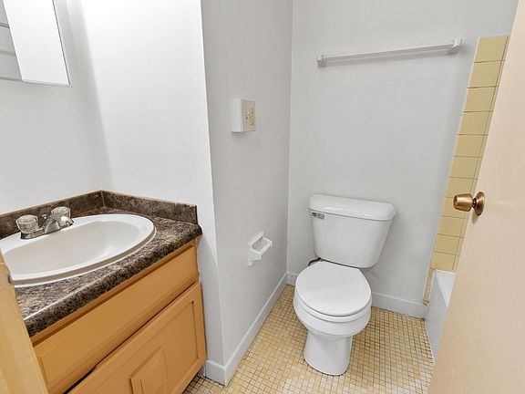 5th image of 833 N 21st St #212