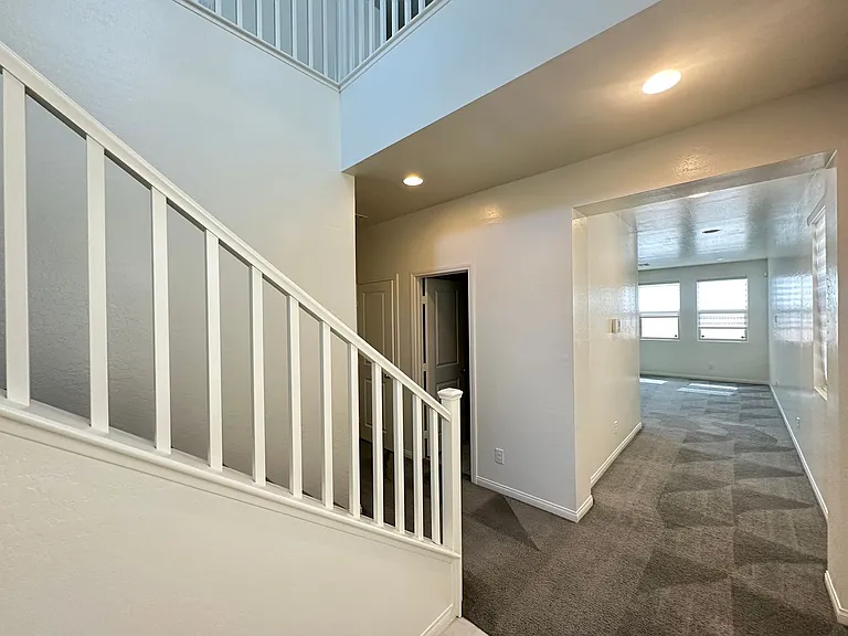 6784 Pivot Point St — Photo 8
