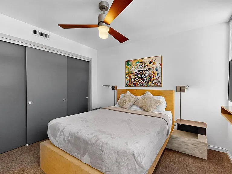 343 Platinum St SW #B — Photo 18