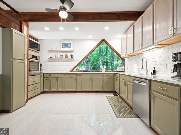 5th image of 2965 Pond View Ct