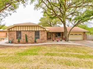 707 Heritage Trl, Granbury, TX 76048