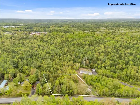 235 Post Rd, Minto, NB E4B 3A2