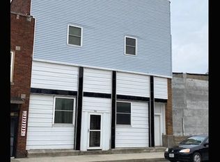 102 E Bourke St, Macon, MO 63552