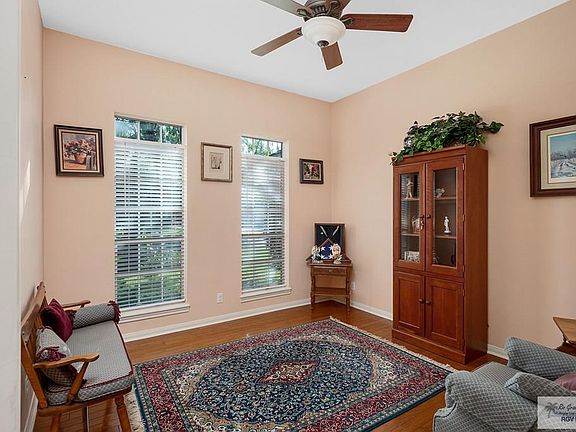 2nd image of 4843 Lakeway Dr