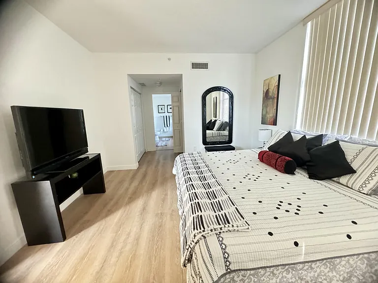 888 S Douglas Rd #1015 — Photo 10