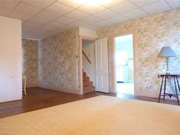 5th image of 7993 Elm St