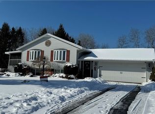 8337 Greenview Dr, Rome, NY 13440