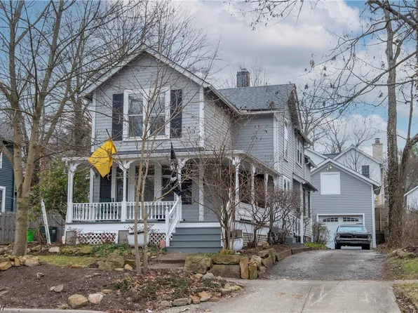 101 Solon Rd, Chagrin Falls, OH 44022