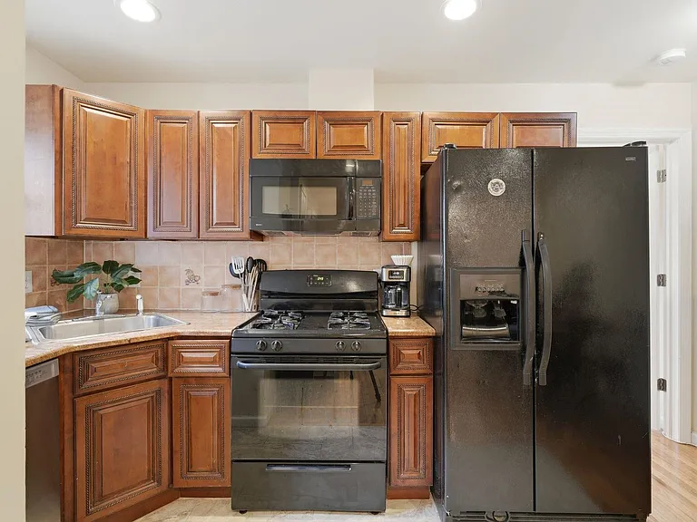 499 Ocean Ave #2 — Photo 3