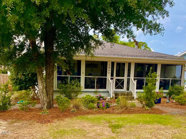 1017 N Lord Street, Southport, NC 28461