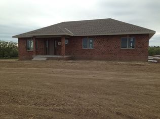 1275 Road 600, Inavale, NE 68952